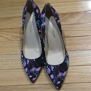 Ivanka Trump floral pump 6 1/2 . Never worn